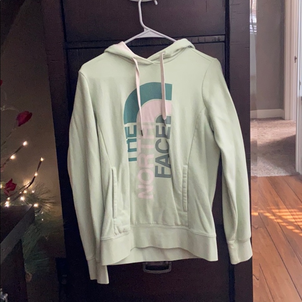 Women’s North Face Sweatshirt